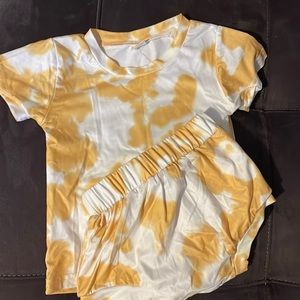 Baby tie dye